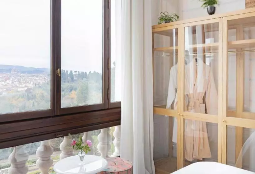 سوئیت جونیور با چشمانداز, Il Salviatino Firenze
