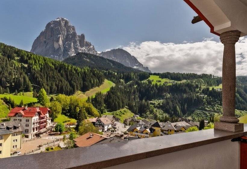 חדר סופריור, Interski