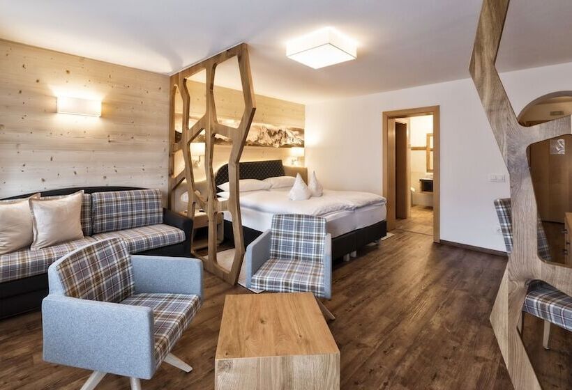 חדר סופריור, Interski