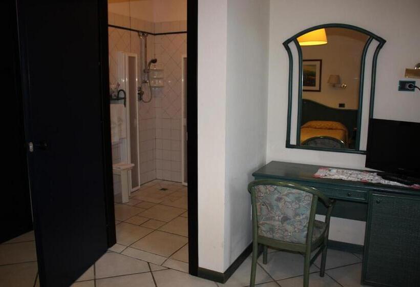 バルコニー付きシングルスタンダードルーム, Kyrton