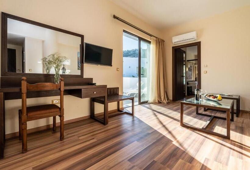 Люкс, Ladiko Suites Faliraki