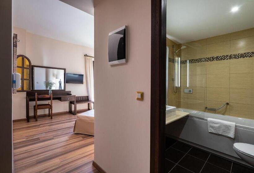 Люкс, Ladiko Suites Faliraki