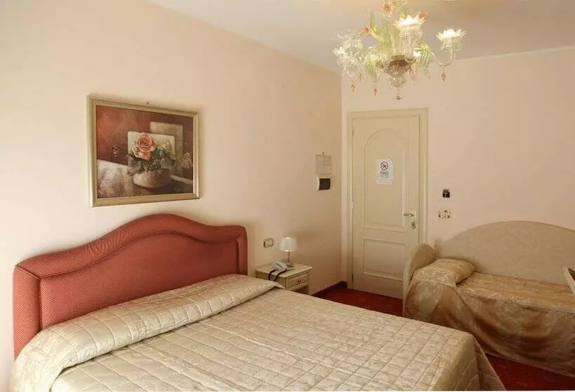 3-Bett-Standardzimmer, Nice