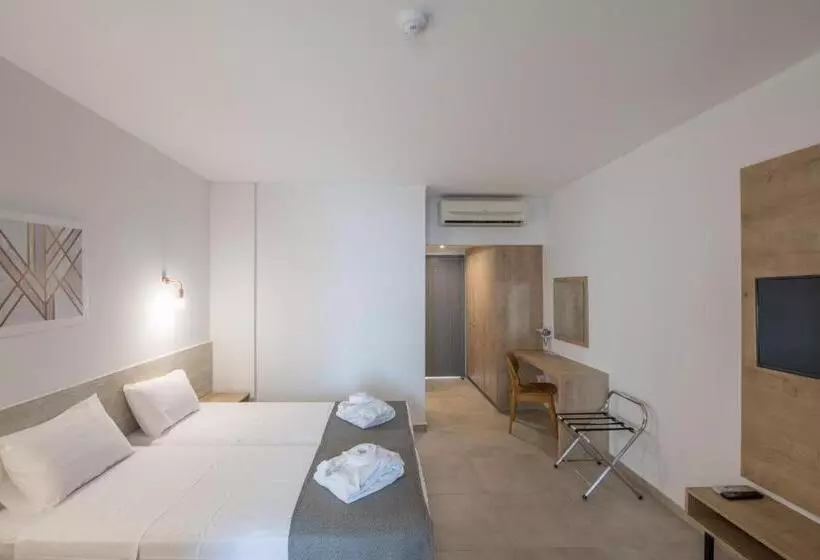 اتاق اساندارد با چشم‌انداز جانبی به دریا, Atlantica Panthea Resort