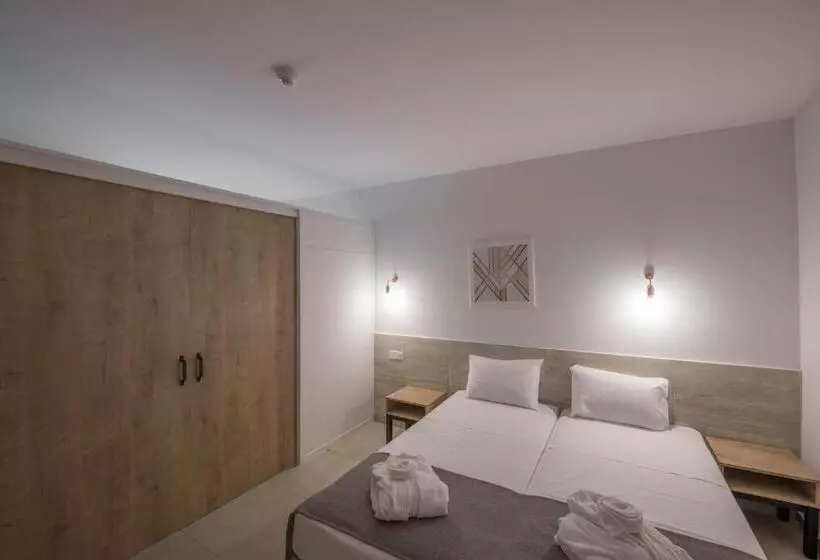 اتاق خانوادگی با چشم‌انداز دریا, Atlantica Panthea Resort