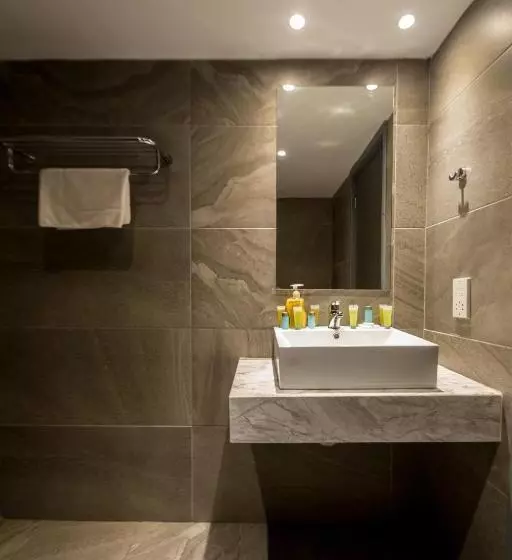 اتاق خانوادگی با چشم‌انداز جانبی دریا, Atlantica Panthea Resort
