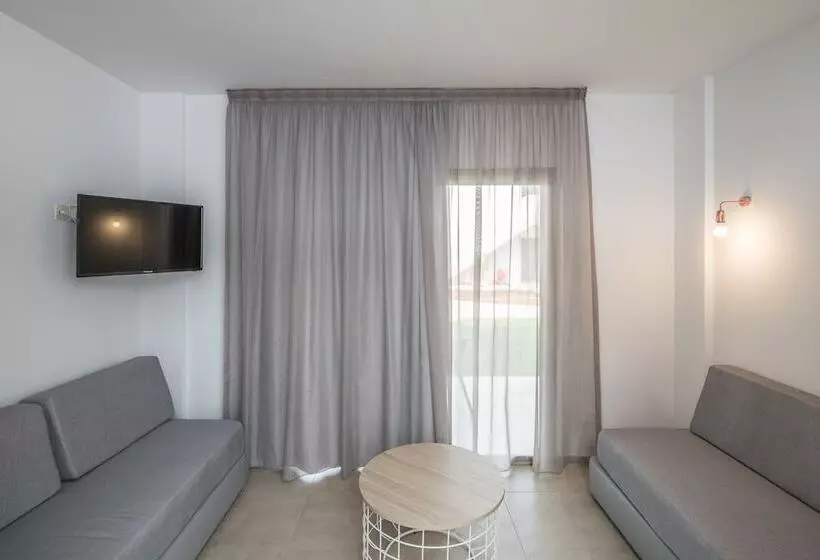 اتاق خانوادگی, Atlantica Panthea Resort