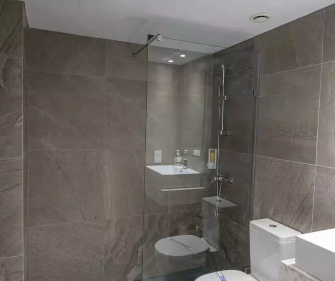 اتاق خانوادگی با چشم‌انداز استخر, Atlantica Panthea Resort