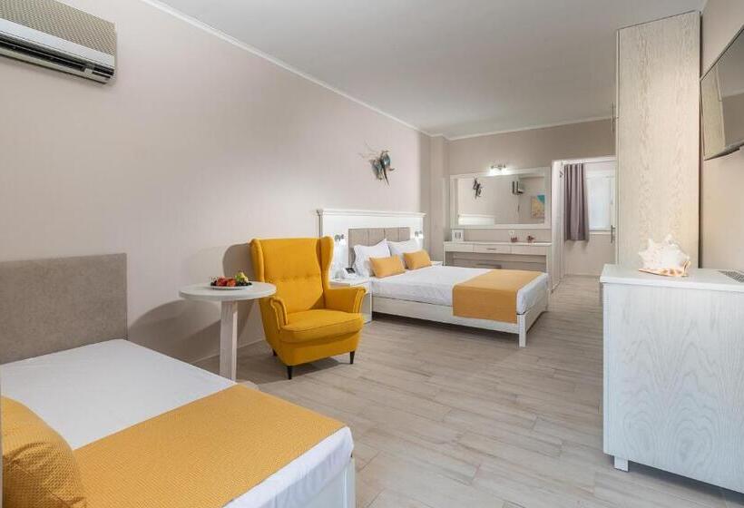 スーペリアファミリールーム, Porfi Beach