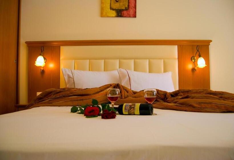 Family Suite, Porfi Beach