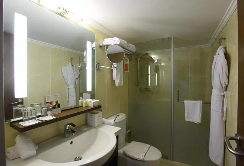 Executive-huone, Ramada By Wyndham Downtown Beirut