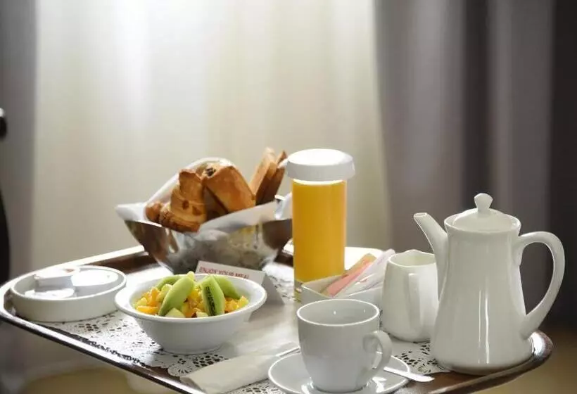Standard-huone, Ramada By Wyndham Downtown Beirut