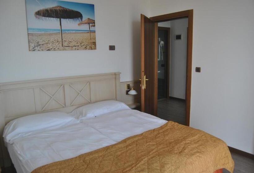 سوییت با چشم‌انداز دریا, Regent S