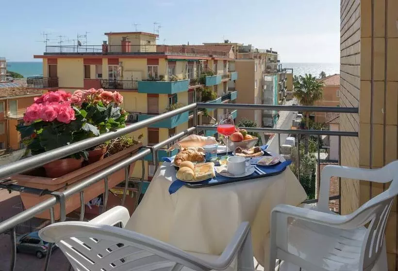 エコノミールーム, Ristorante La Marina Mhotelsgroup