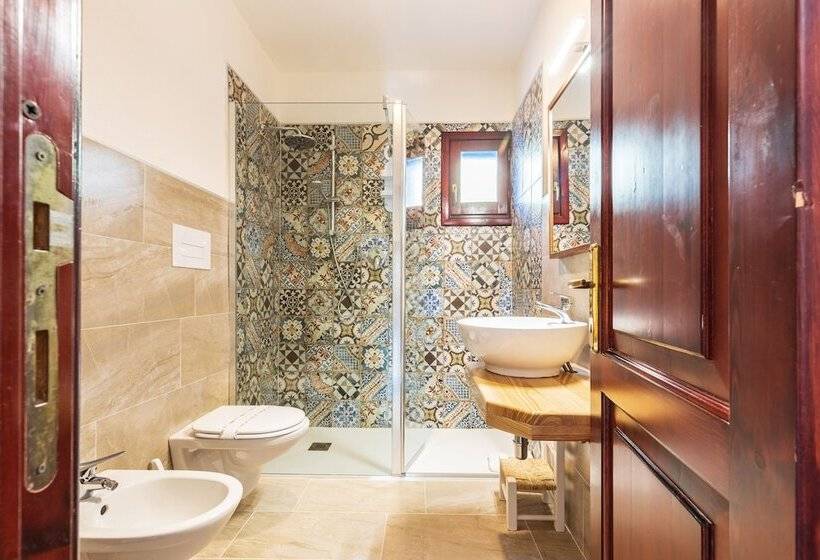 غرفة قياسية, S Ortale