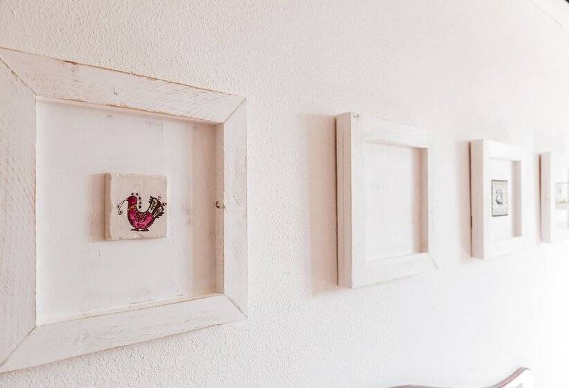 غرفة قياسية ثلاثية, S Ortale