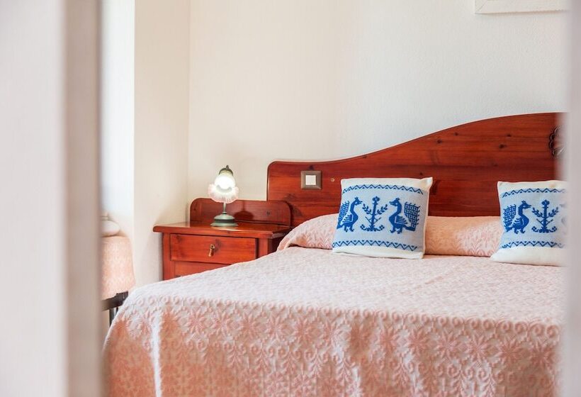 غرفة عائلية, S Ortale