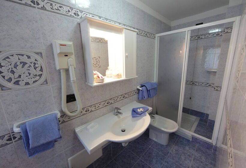 4인용 스탠다드 룸, Santa San