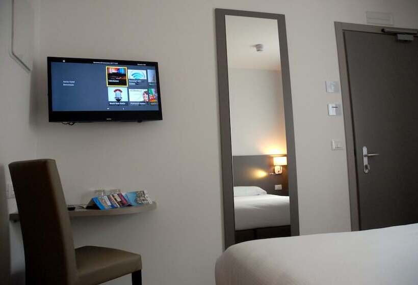 חדר סופריור, Sonia