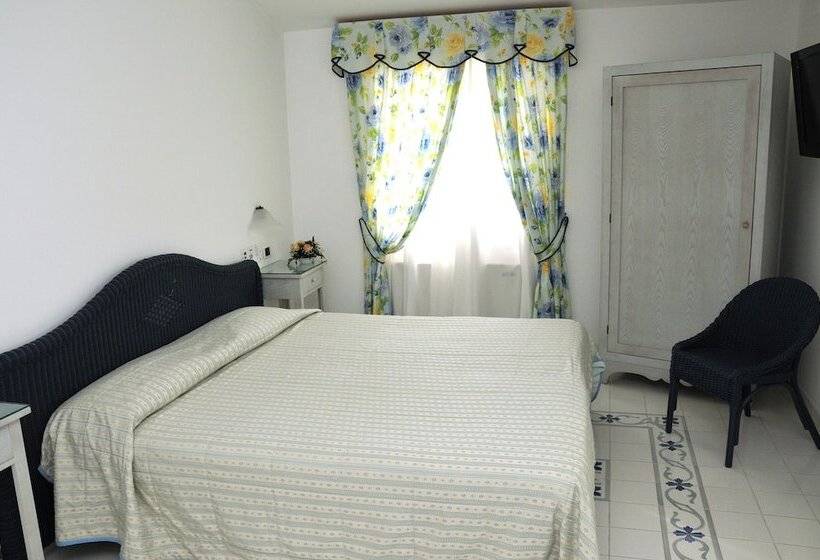 コンフォートルーム, Villa Irlanda Grand