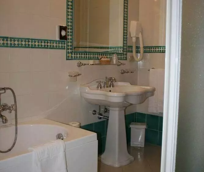 コンフォートトリプルルーム, Villa Irlanda Grand