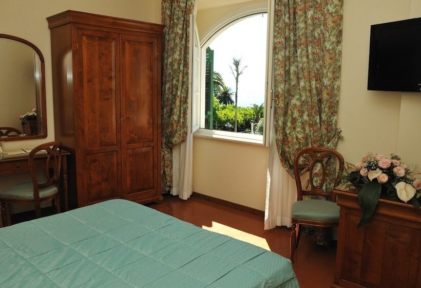 コンフォートトリプルルーム, Villa Irlanda Grand