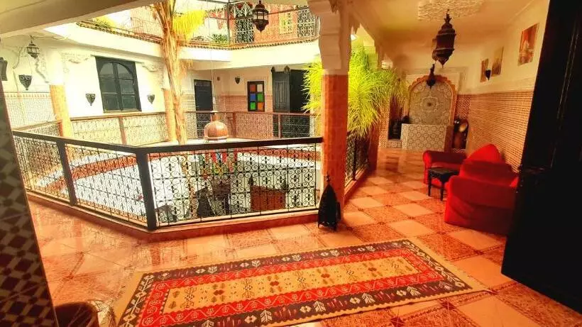 اتاق استاندارد چهار تخته, Riad Chennaoui