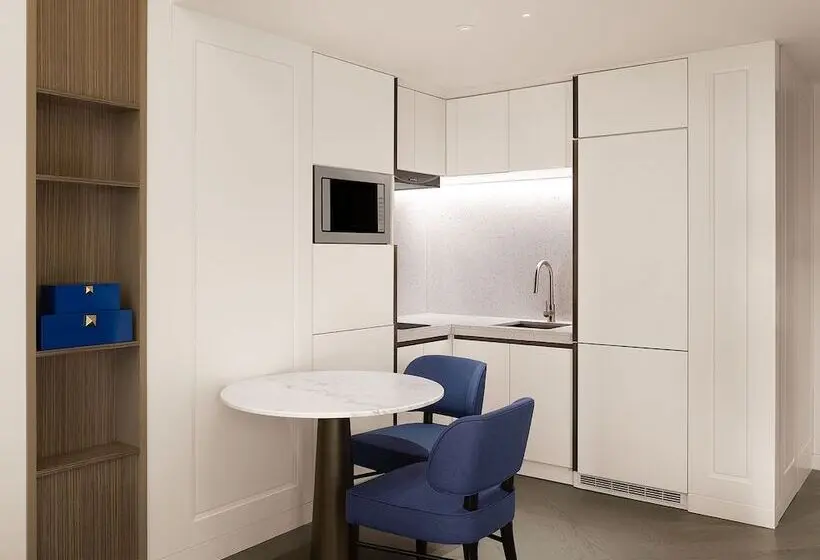 スタンダードスタジオ, Sofitel Ambassador Seoul Hotel & Serviced Residences