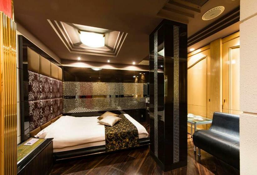 חדר סופריור, Apio