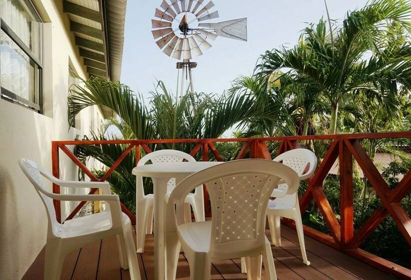 2 Bedroom Apartment Garden View, Hersher Studios & Apartments