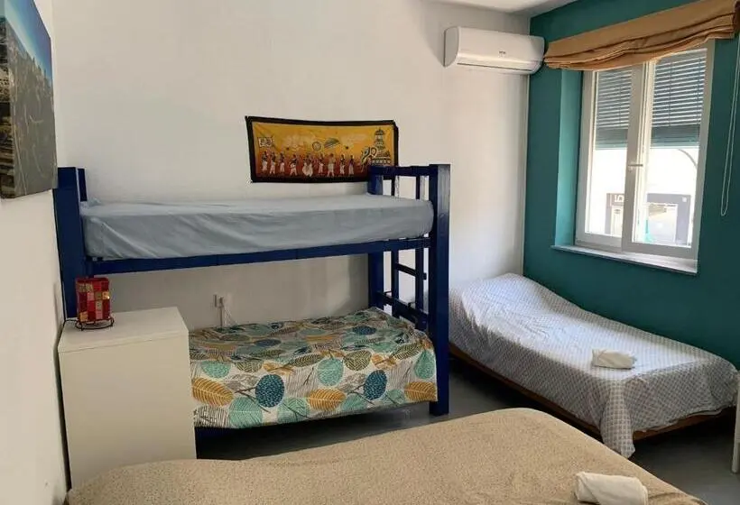 اتاق استاندارد سه تخته با سرویس بهداشتی مشترک, La Pita Beach House