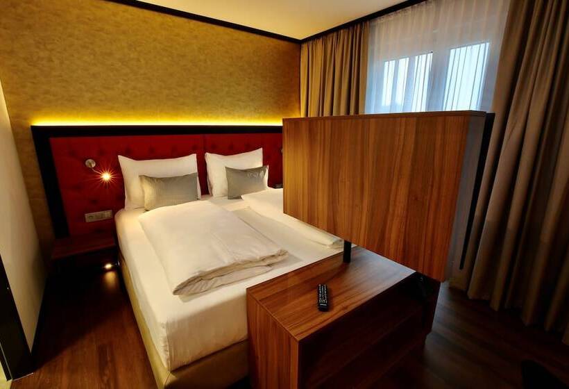 جناح جونيور, Amedia Munich Dachau, Trademark Collection By Wyndham