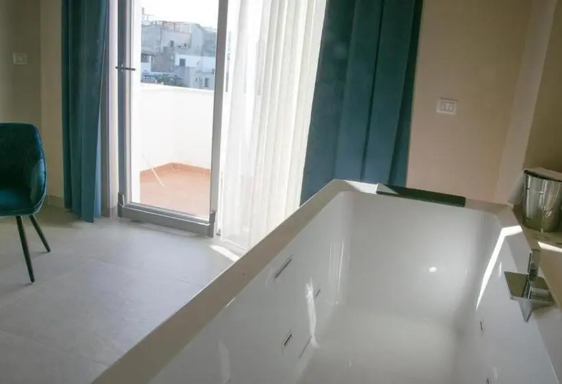 اتاق استاندارد با چشم‌انداز دریا, Blumarine Suite