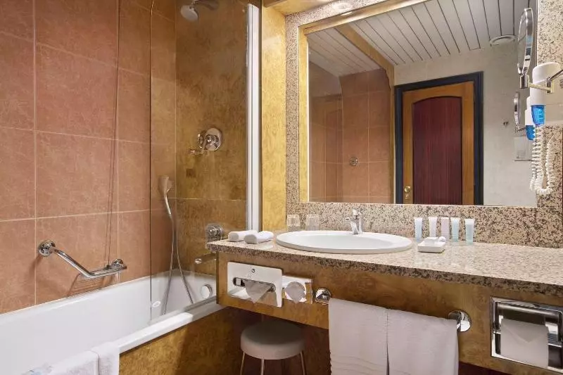 اتاق لوکس با تخت بزرگ, Delta Hotels by Marriott Giardini Naxos