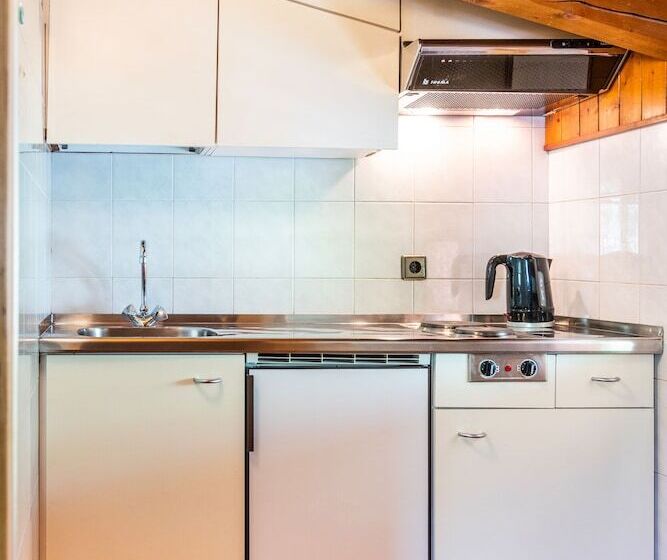 １ベッドルームアパートメント, Apartments Lores