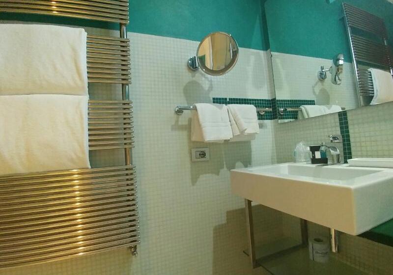 Quarto Triplo Standart, Arthotel & Park Lecce