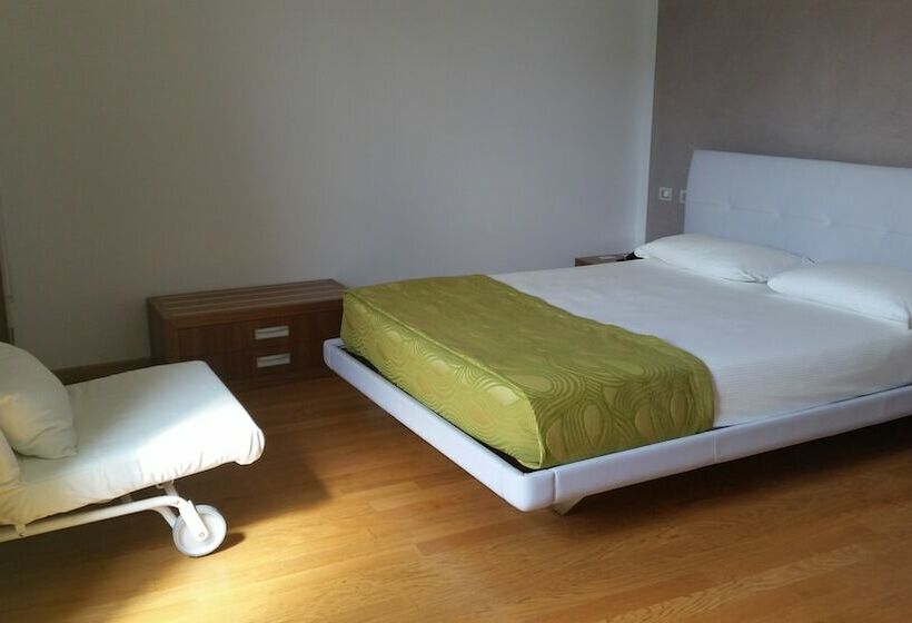 Quarto Triplo Standart, Arthotel & Park Lecce