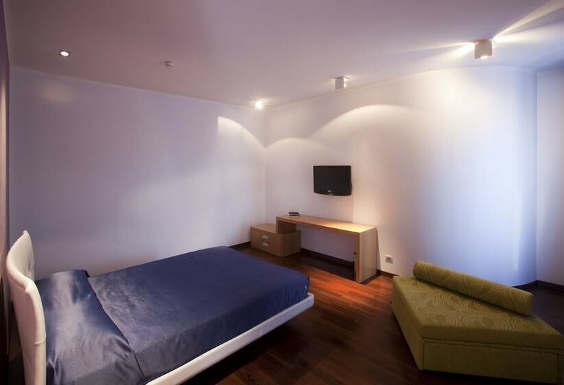 Quarto Triplo Standart, Arthotel & Park Lecce