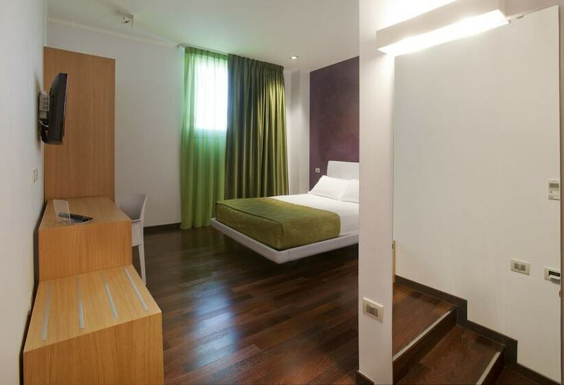 Quarto Triplo Standart, Arthotel & Park Lecce