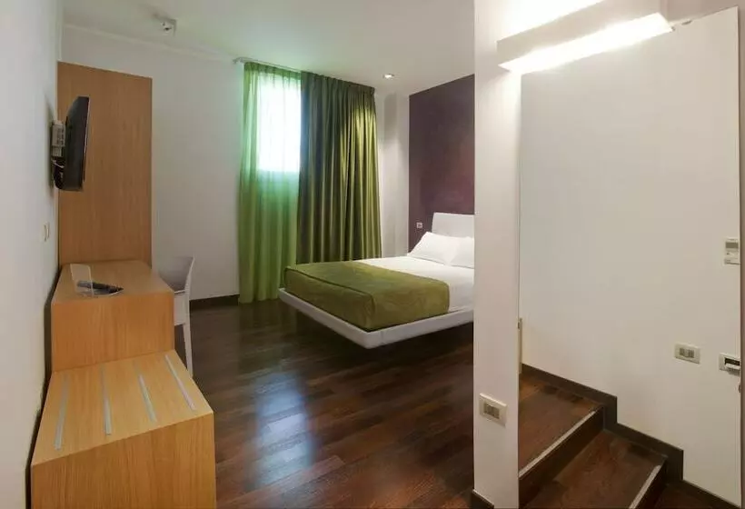 اتاق استاندارد سه نفره, Arthotel & Park Lecce