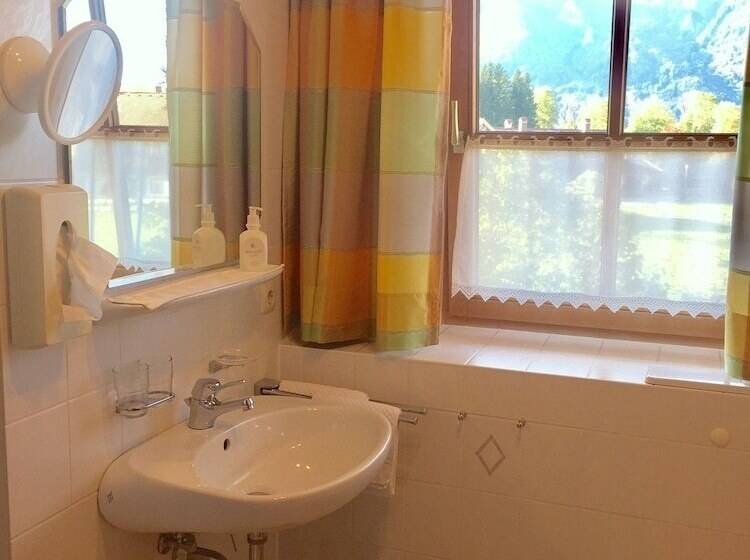 주니어 스위트, Deva Achentaler Vital