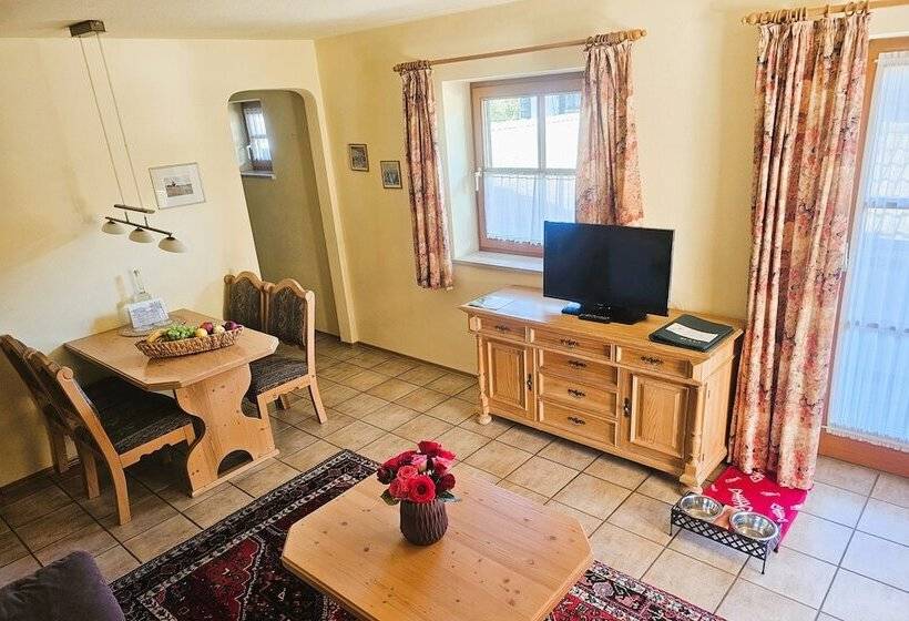 주니어 스위트, Deva Achentaler Vital