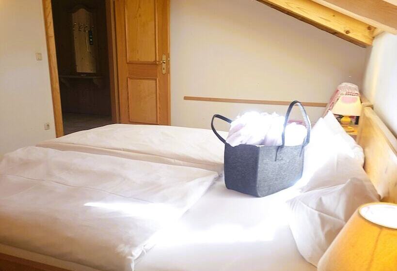 디럭스 스위트, Deva Achentaler Vital