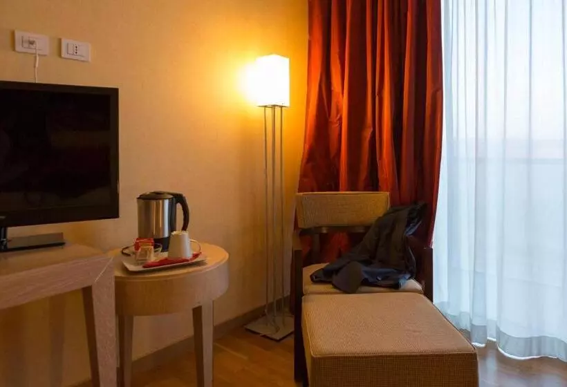 Suite Junior, Klass
