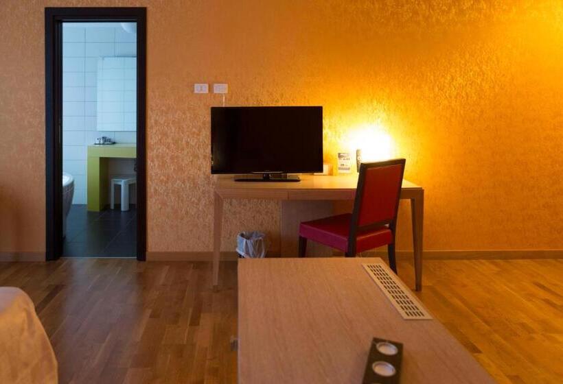 Полулюкс, Klass