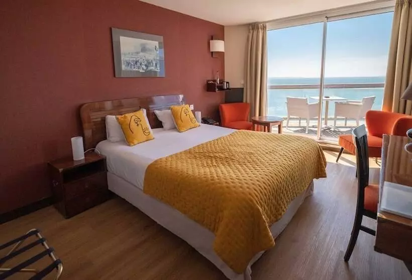 海の見えるコンフォートルーム, Logis Hotel   La Petite Rade