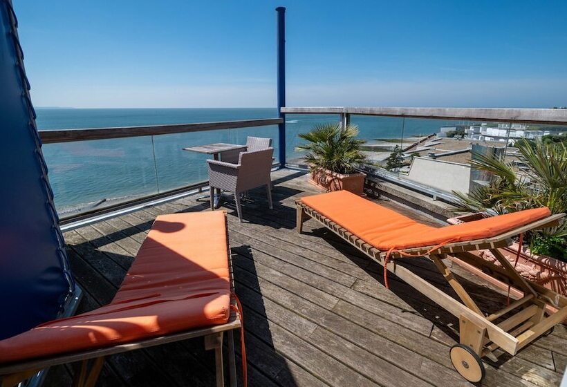 Номер Superior Вид на Море, Logis Hotel   La Petite Rade
