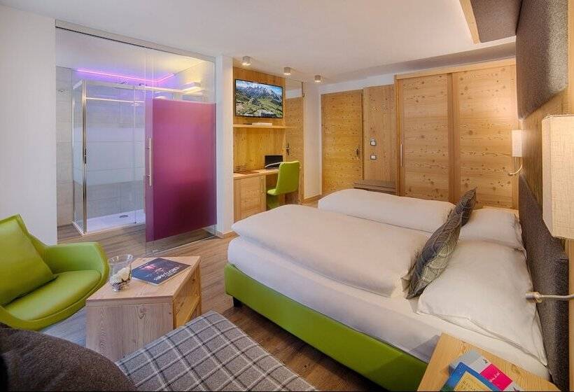 수피리어 룸, Malita