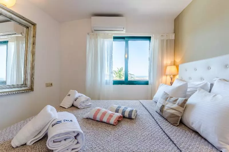 Deluxe-sviitti, Pela Mare