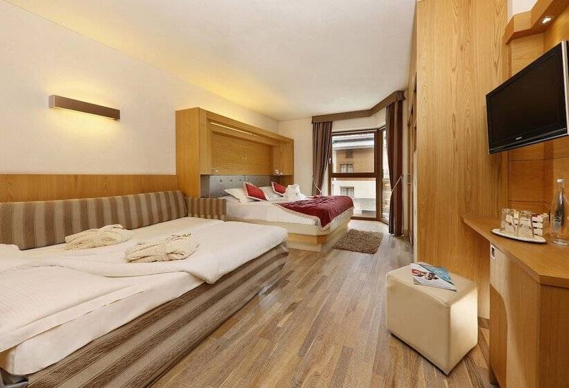 اتاق سوپریور سه تخته, Mota